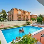 Garden & Pool Desenzanoloft Official Partner Homes & By Marriott Bonvoy Апартаменты *