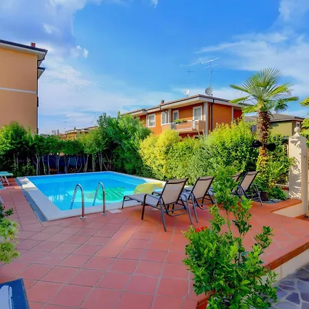 Desenzanoloft Official Partner Marriott Homes & - Garden & Pool